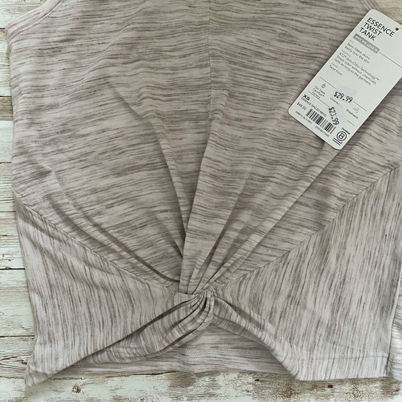 NWT Athleta Essence Twist Tank - Picture 3 of 4